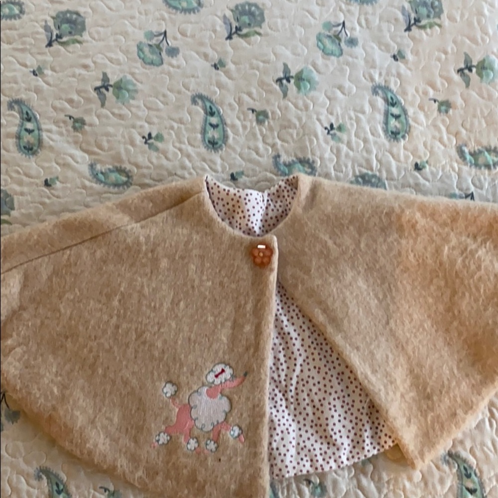 Shoulder cape
